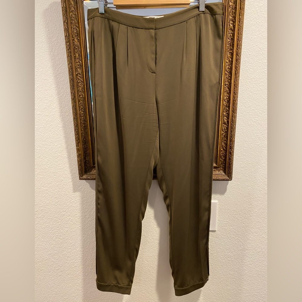Diane Von Furstenberg. Silk olive green trousers.